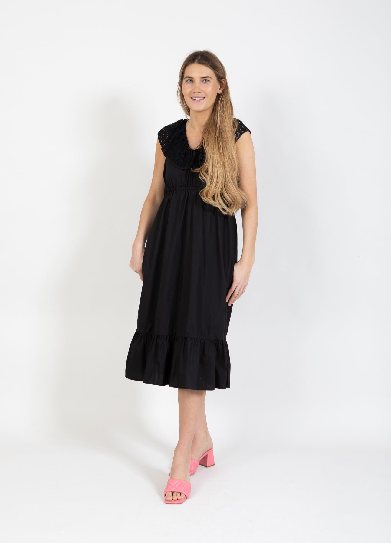 Coster Copenhagen KLEID MIT BRODERIE ANGLAISE KRAGEN Dress Black - 100