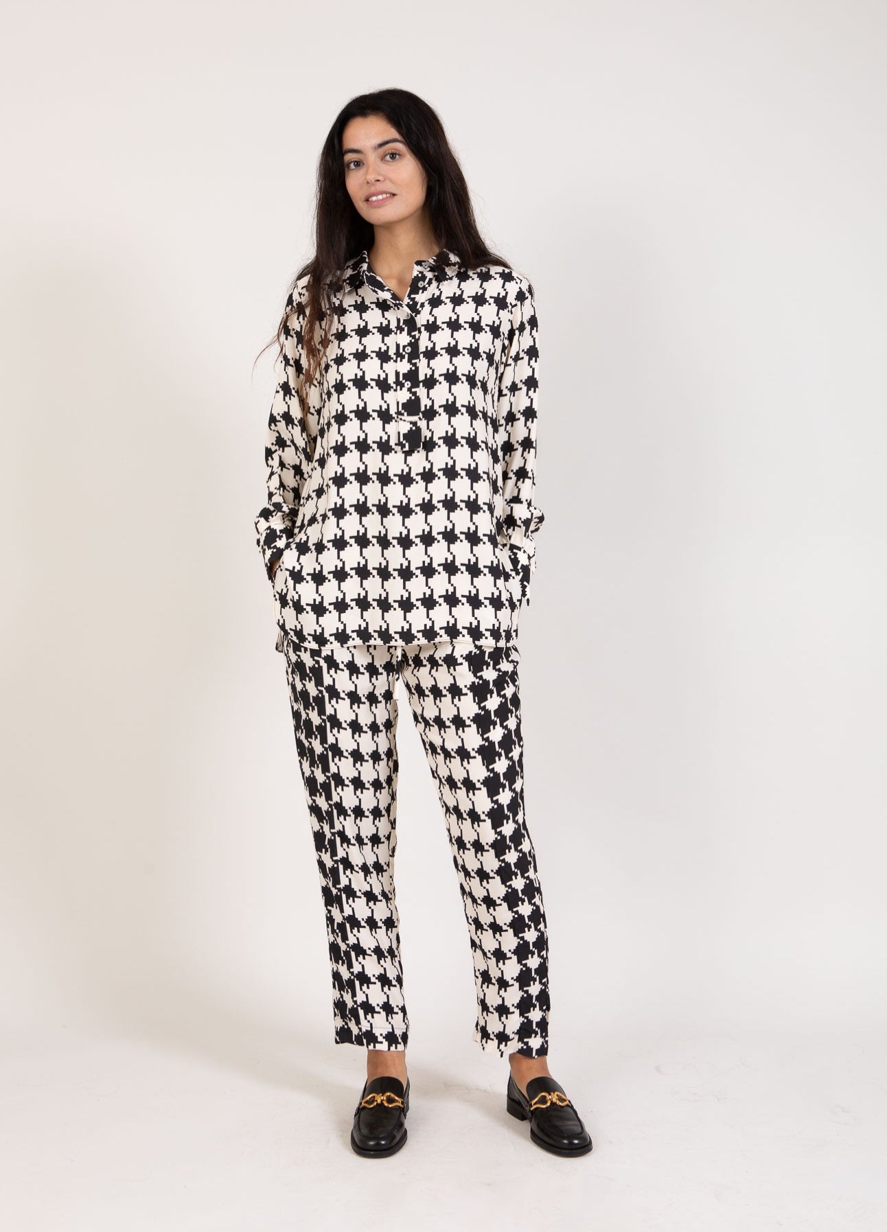 Coster Copenhagen HOSE MIT HAHNENZAHN-PRINT – STELLA FIT Pants Houndstooth mix print - 901