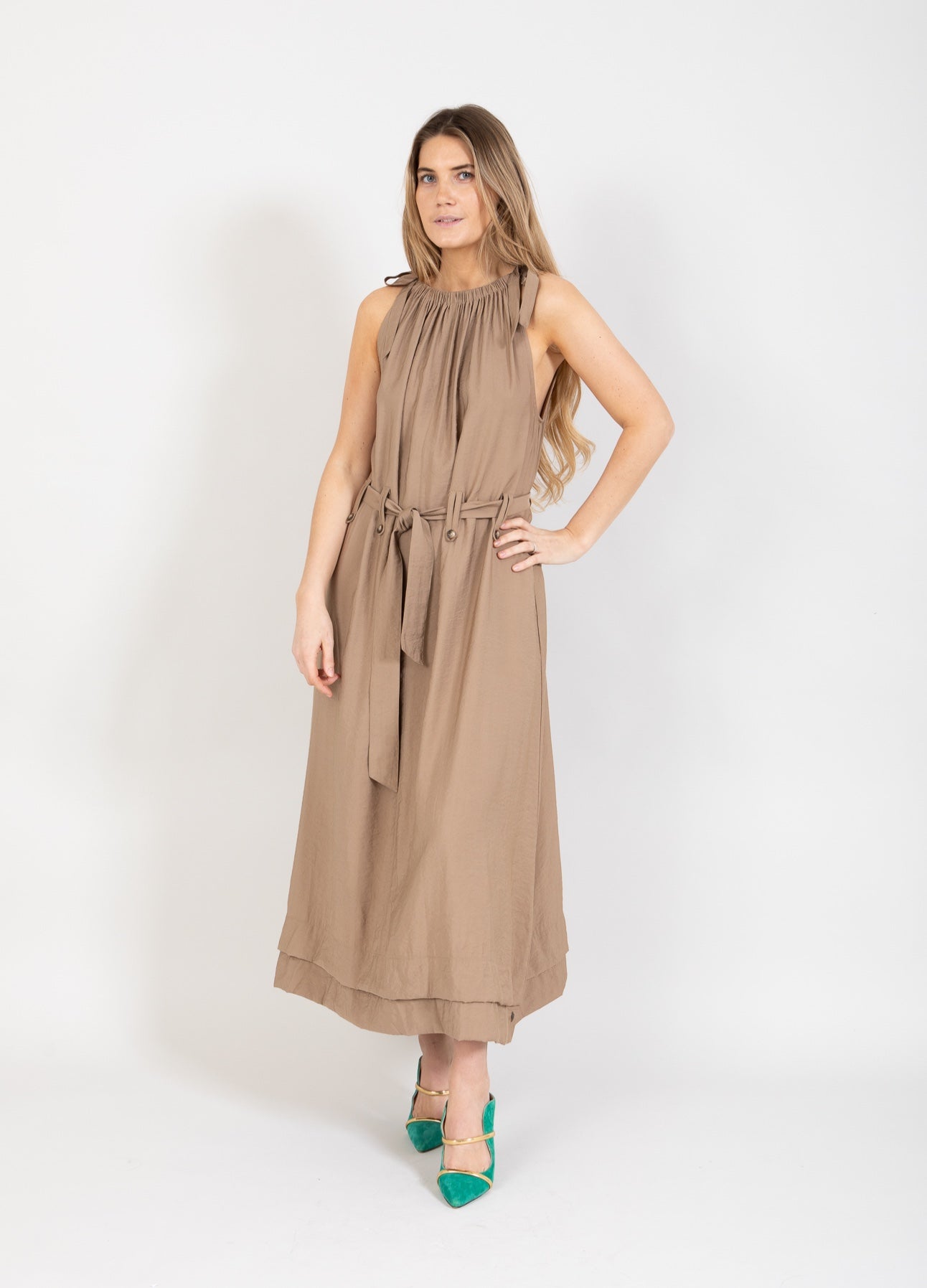 Coster Copenhagen SOMMERKLEID MIT GÜRTEL Dress Smoked beige - 303