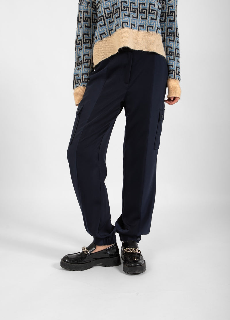 Coster Copenhagen CARGOHOSE - STELLA PASSFORM Pants Dark blue - 579