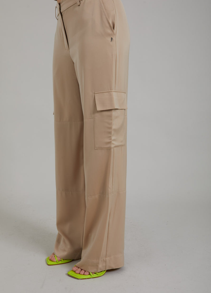 Coster Copenhagen CARGOHOSE MIT TASCHEN - PETRA FIT Pants Pale khaki - 304