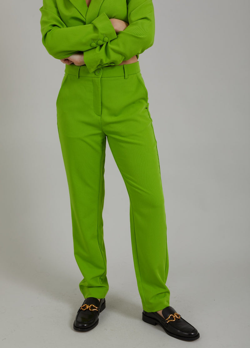 Coster Copenhagen HOSE MIT NORMALEM BEIN - STELLA FIT Pants Flashy green - 459
