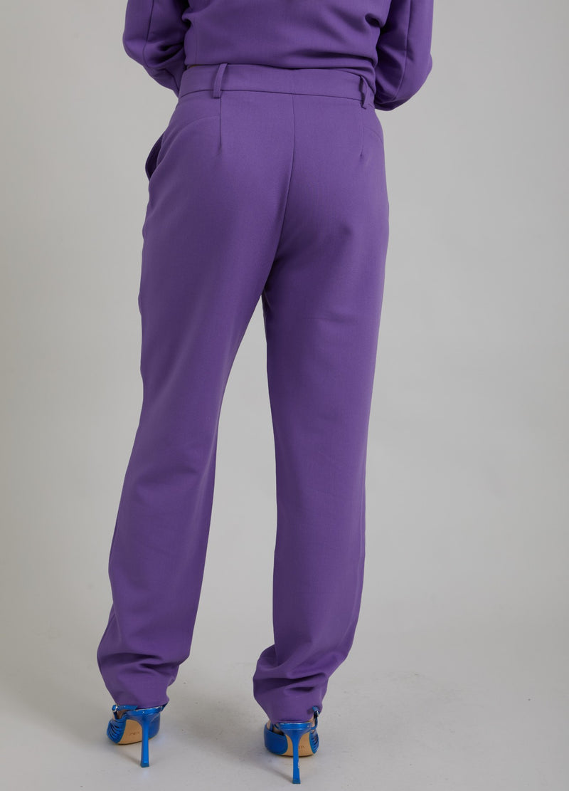 Coster Copenhagen HOSE MIT NORMALEM BEIN - STELLA FIT Pants Warm purple - 846