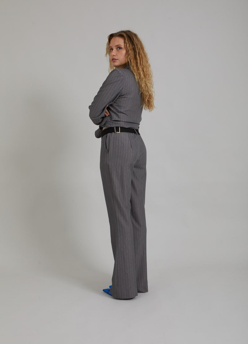 Coster Copenhagen HOSE MIT STIEFELSCHNITT - LUCIA FIT Pants Grey pinstripe - 161
