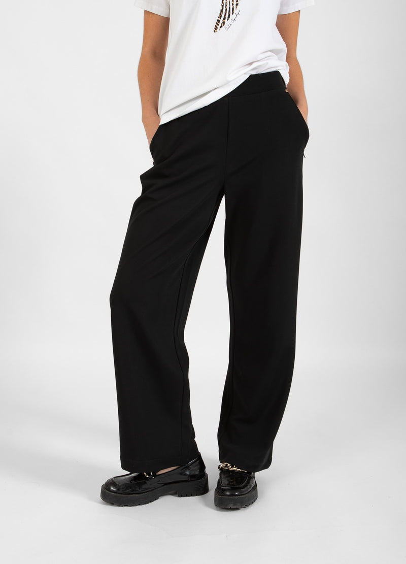 Coster Copenhagen JERSEY HOSE - SILLE FIT Pants Black - 100