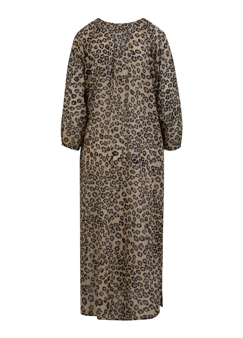 Coster Copenhagen KLEID MIT KNOPFLEISTE IN LEO-PRINT Dress Classic leo brown - 962