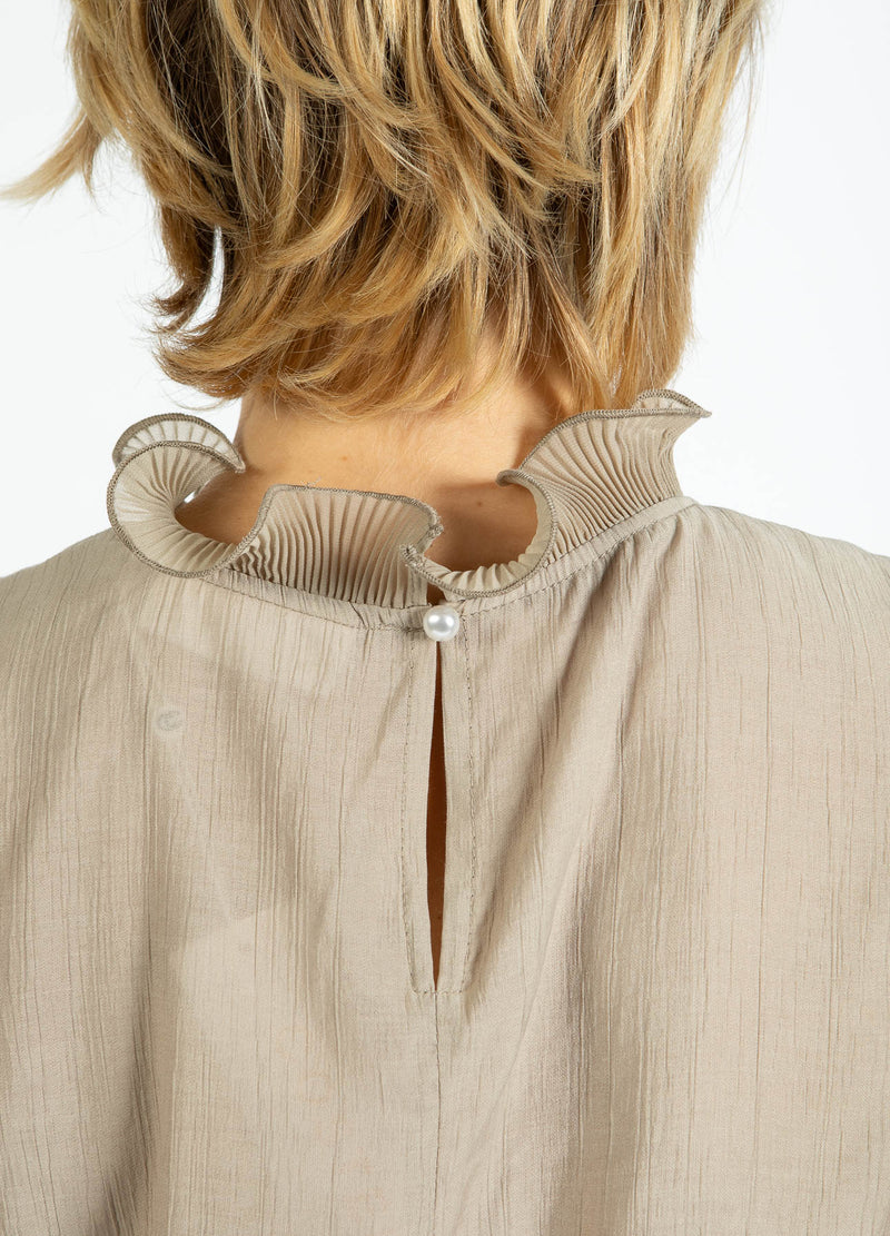 Coster Copenhagen TOP MIT RÜSCHEN Shirt/Blouse Grey sand - 241