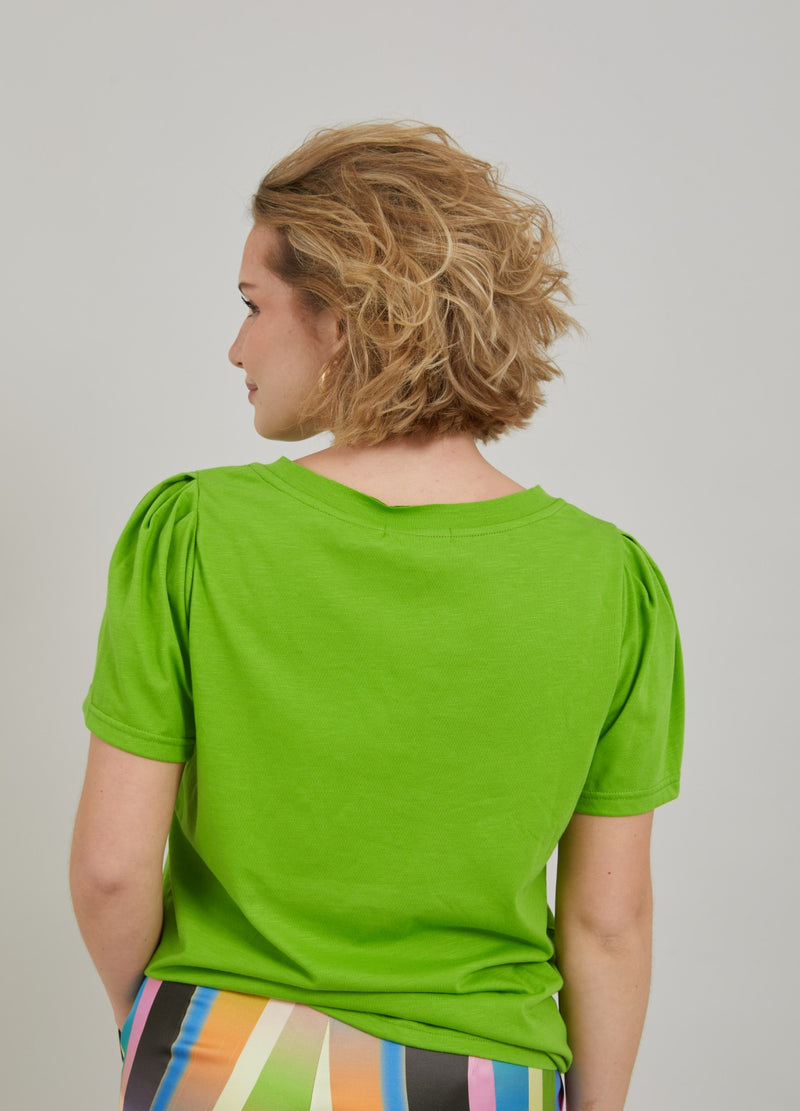 Coster Copenhagen  T-SHIRT MIT FALTEN T-Shirt Flashy green - 459