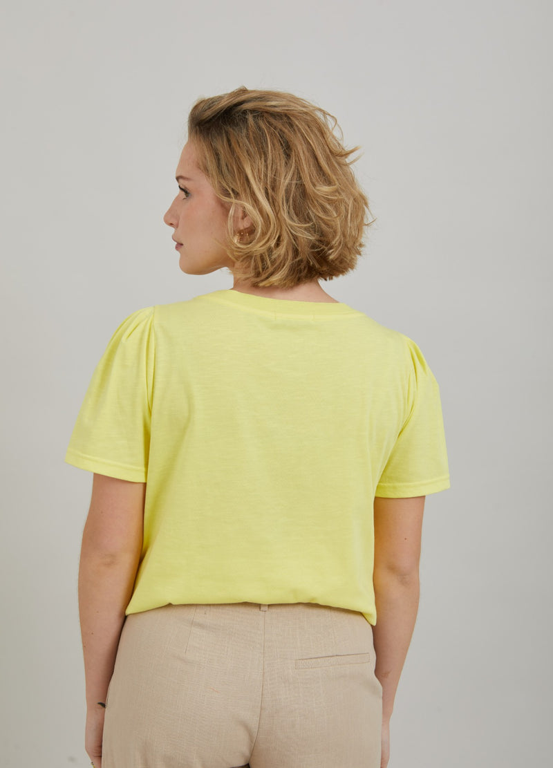 Coster Copenhagen  T-SHIRT MIT FALTEN T-Shirt Warm lemon - 784
